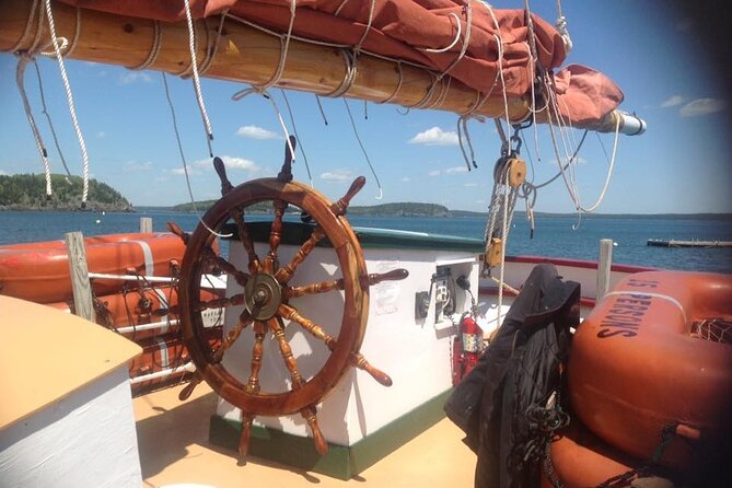 1.5 to 2-Hr Windjammer Sailing Trip in Maine w/ Licensed Captain - Wildlife spotting that’s actually doable (eagles and seals)