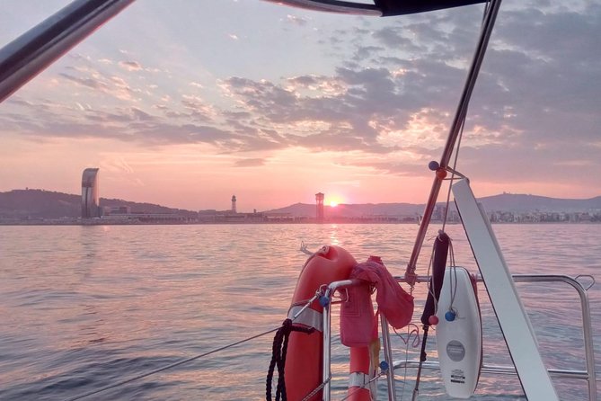 1h Refreshing Sailing Tour in Barcelona with Open Bar & Snacks - The ride itself: how a one-hour sail plays out on a real day