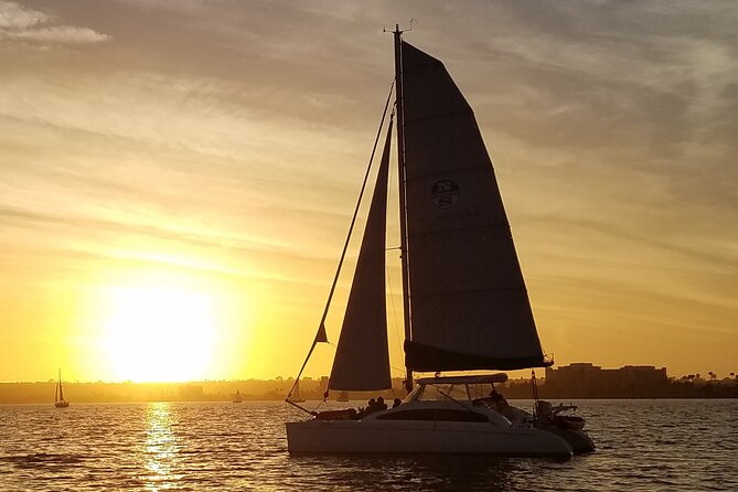 2.5-Hour Small-Group Catamaran Sunset Sail with Drinks - Key highlights