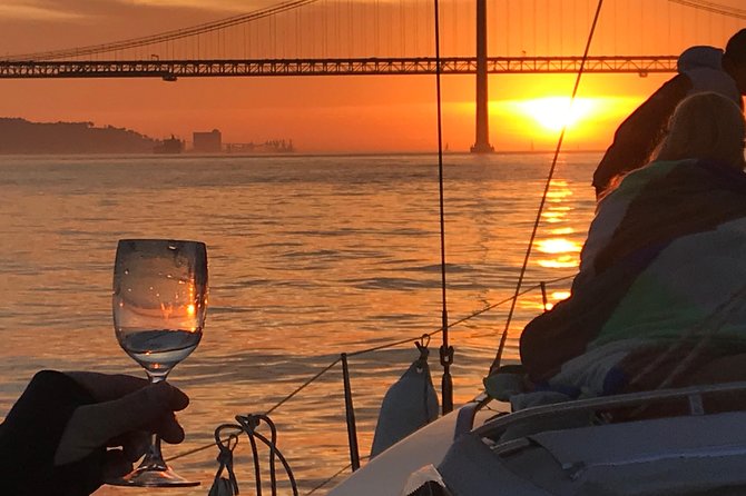 2 Hour Lisbon Sunset and Wine Sailing Tour - Key things to know before you go