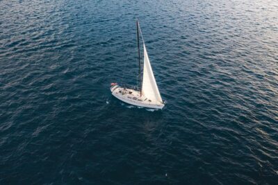2 Hour Sailing Cruise on Lake Tahoe - Drinks included: cold beer and wine, plus non-alcoholic options
