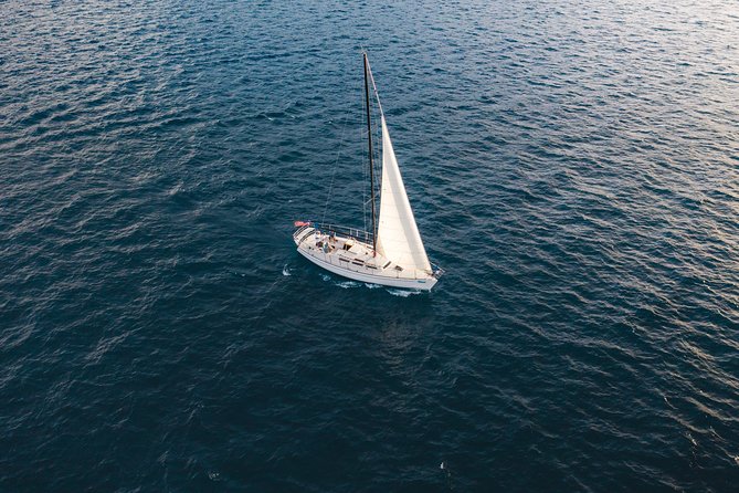 2 Hour Sailing Cruise on Lake Tahoe - Drinks included: cold beer and wine, plus non-alcoholic options