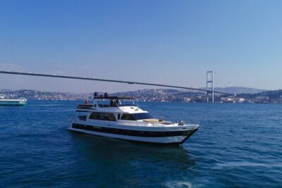2 Hours Luxury Private Yacht Cruise on the Bosphorus - Value check: what $300 per group really buys