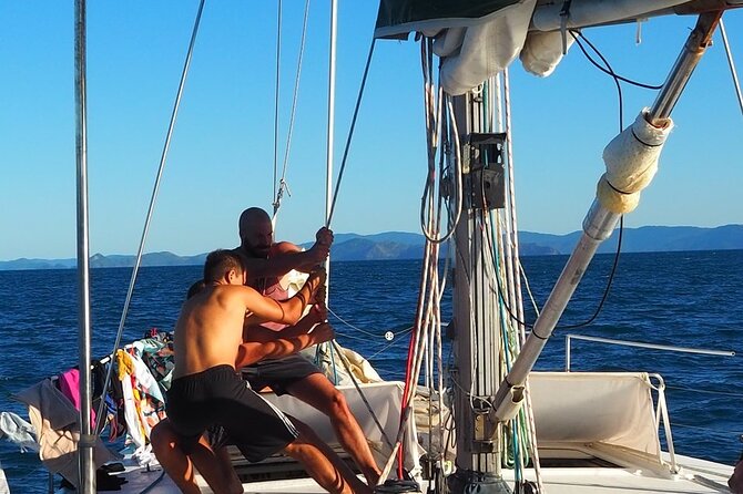 2-Night Whitsundays Sailing Cruise incl. Whitehaven Beach & Great Barrier Reef - The crew experience: Captain Alex and a team that keeps things moving