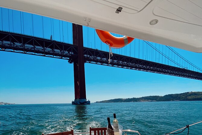 2H Lisbon Private Luxury Catamaran Tour with Welcome Drink - Torre de Belém, Cristo Rei, and Photo Stops With a Plan