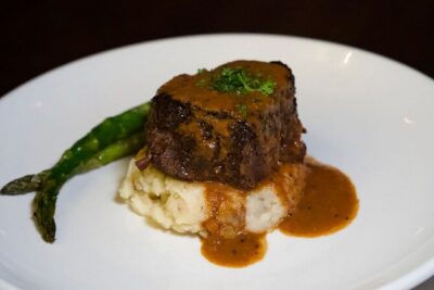 3 Hour Sunset Dinner Cruise by Solaris Yacht in Miramar Beach - The 3-course dinner: plated food and real menu choice