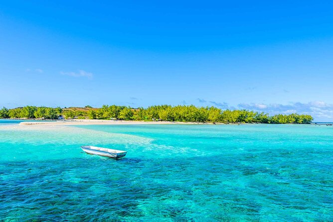 3 North Islands Catamaran Cruise with Lunch & Drinks on island. - Getting There: Grand Baie at 8:30 and a Mobile Ticket