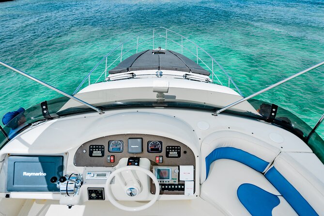 4 Hour 50' Azimut Yacht All-Inclusive in Tulum & Playa del Carmen - Ceviche Lunch and Guacamole Made at Sea: Fresh Food Without the Hassle