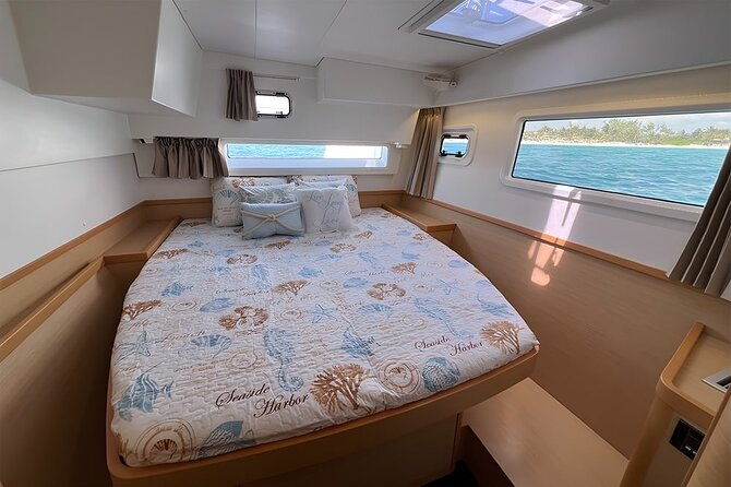 4 Hour Catamaran Experience in a Private 42' Lagoon - Food and Premium Open Bar: More Than Just Snacks