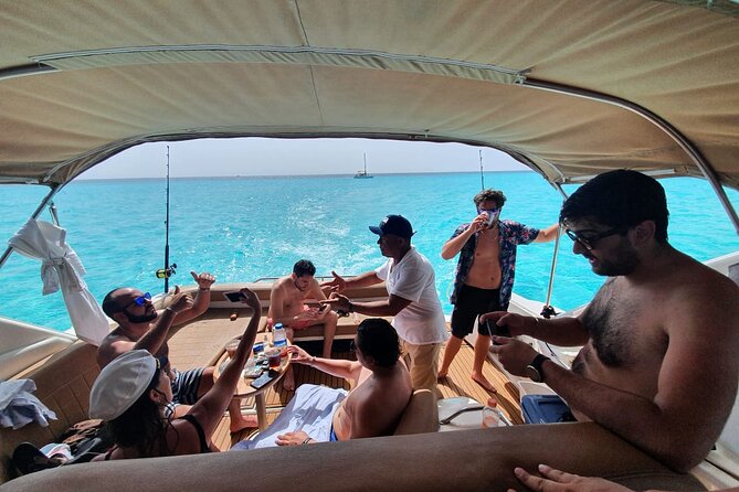 4 hours - Private 48ft Yacht all inclusive in Tulum and Playa del Carmen - From Puerto Aventuras to the INAH Reef: The Timing That Makes It Work