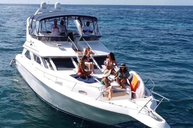 4 hours snorkel & beach tour - Private Yacht 47 ft - It’s best for these kinds of trips (and not for these)