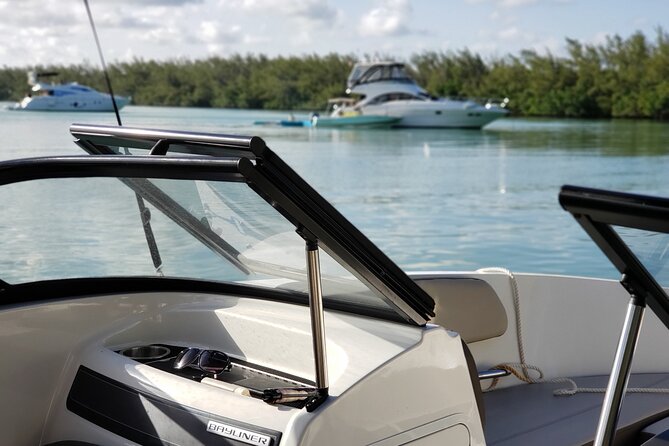 42 to 46 Ft Private Yacht Miami, rent for 2 our 4 hours, 12 ppl - Price Breakdown: what $449 includes and why the captain fee matters