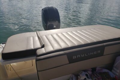 42 to 46 Ft Private Yacht Miami, rent for 2 our 4 hours, 12 ppl - 2 vs 4 Hours: what changes from skyline cruise to real time on the water