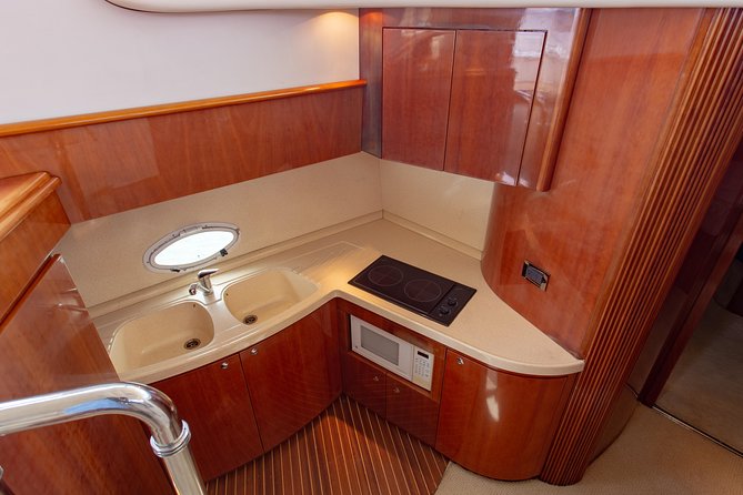 4H 42' Azimut Yacht All-Inclusive from Tulum & Playa del Carmen. - The Cruise Back: Relaxed Views and Optional Troll Fishing
