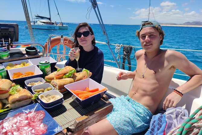 4h - Extended Private Sailing Tour around the Lobos Island - The highlights you’ll feel right away