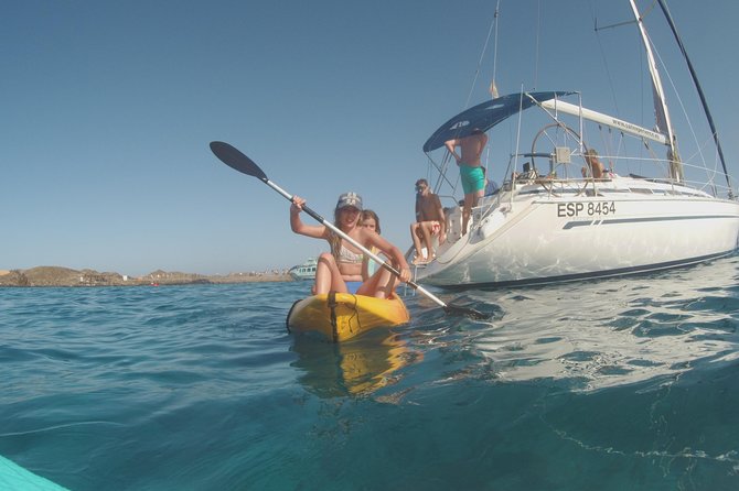 4h - Extended Private Sailing Tour around the Lobos Island - Price and value for up to 6 people in Fuerteventura
