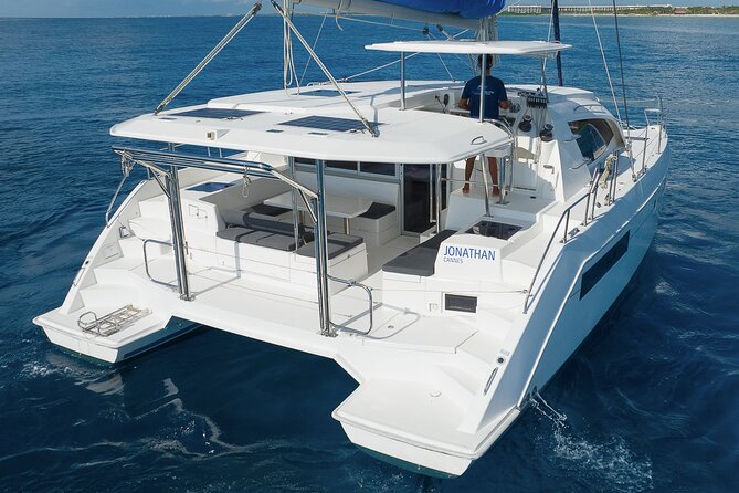 4H Lux 40' Catamaran All-Inclusive in Tulum and Playa del Carmen. - Price and extra costs: what to budget beyond the headline figure