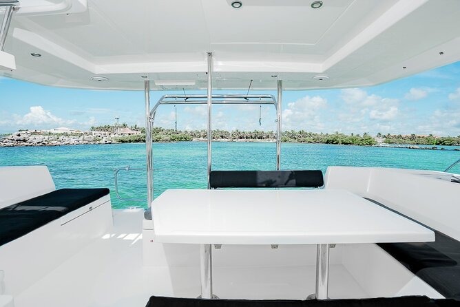 4H Lux 40' Catamaran All-Inclusive in Tulum and Playa del Carmen. - Quick read: should you book this private catamaran charter?