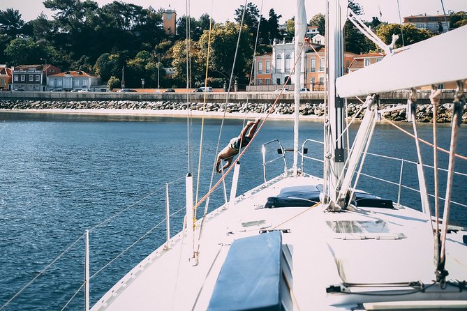 4h Private Boat Tour - Sailing, Swimming and Sunbathing - Welcome drinks, Bluetooth music, and how the day stays chill