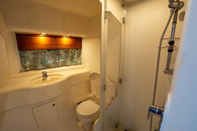 70ft + Free Hour | Miami Yacht Rental | 3 to 8 Hours | 13 ppl - Onboard comfort for up to 13: what’s included and what to verify