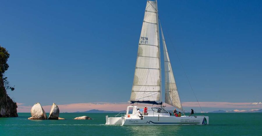 Abel Tasman National Park: Day Sailing Adventure with Lunch - The first leg: setting out with real sailing energy