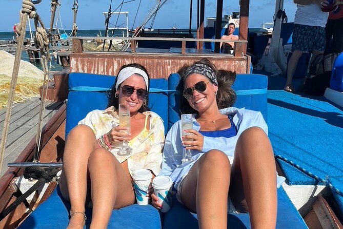 Adults Only Catalina Bay Small Group Snorkel & Sunset Sail - Snorkel stops at Catalina Bay: gear, fish, and sea turtles