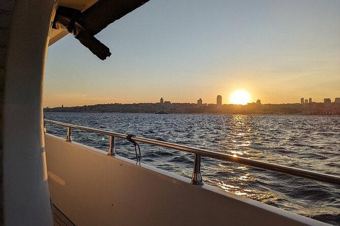 Afternoon Bosphorus Cruise Luxury Yacht with Professional Guide - Rumeli Hisarı (Rumeli Fortress): built fast to control the narrowest point