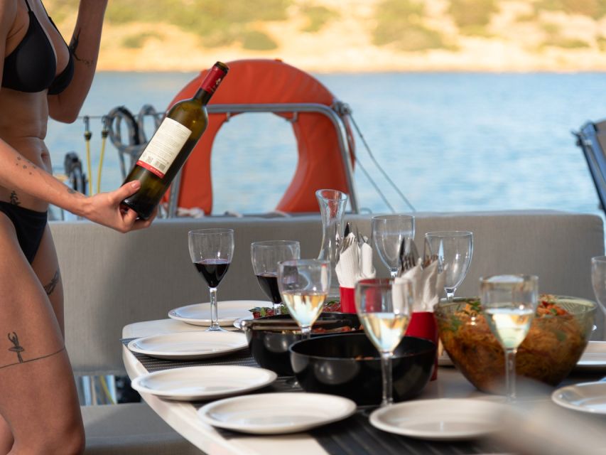 Agios Nikolaos: Spinalonga AM Catamaran Cruise with Lunch - Who should book this catamaran cruise from Agios Nikolaos