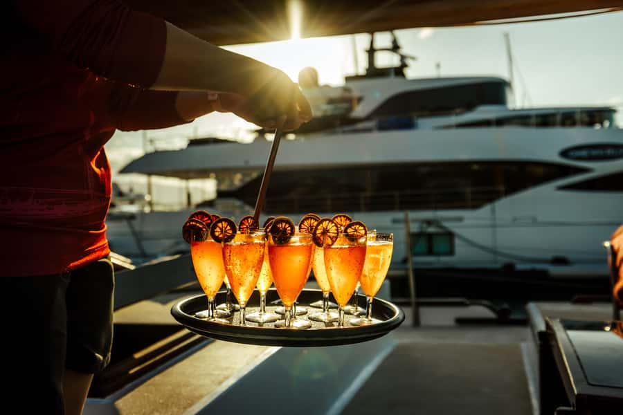 Airlie: Adults Only Sunset Sail with Aperol Spritz/Antipasto - 2 hours of sailing: how the Whitsundays sunset unfolds