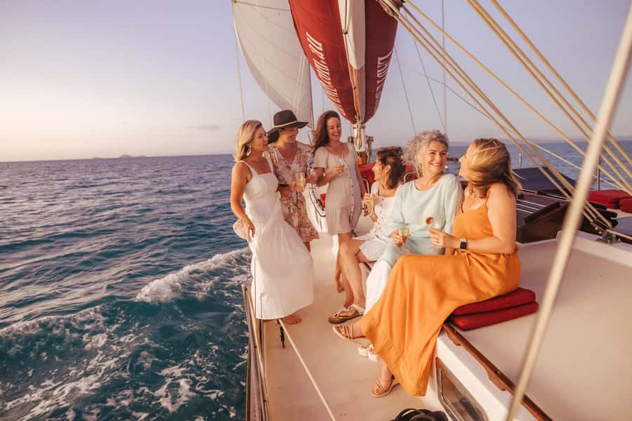 Airlie: Adults Only Sunset Sail with Aperol Spritz/Antipasto - Photo moments and Airlie Beach lit up at night