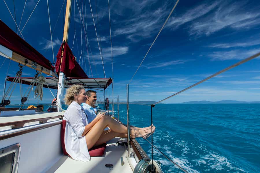 Airlie Beach: Adults-Only Whitehaven Beach Sailing Tour - Sunset back to Airlie Beach: the sparkling wine and antipasto finale
