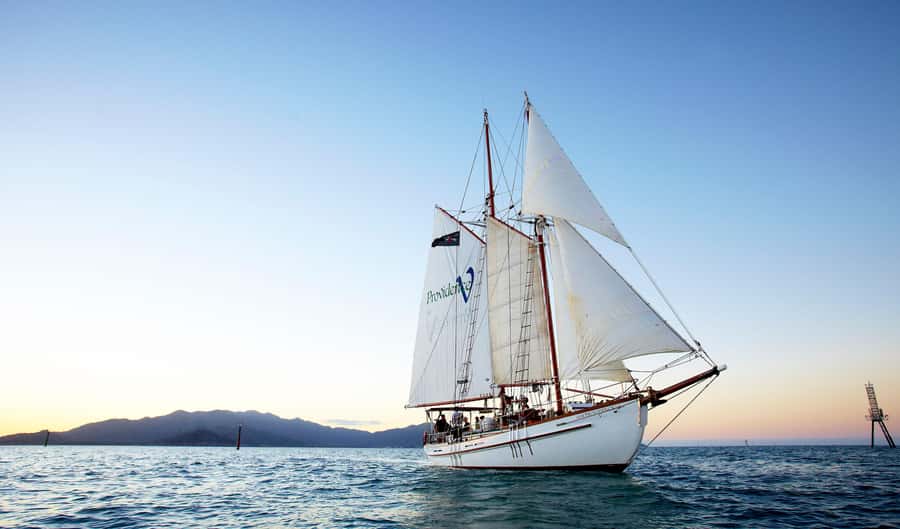 Airlie Beach: Providence Whitehaven Day Sail with Snorkeling - Whitehaven Beach and Hill Inlet lookout: what to do with your shore time