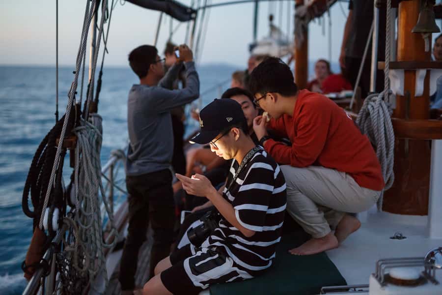 Airlie Beach: Providence Whitsundays Tallship Sunset Sail - FAQ