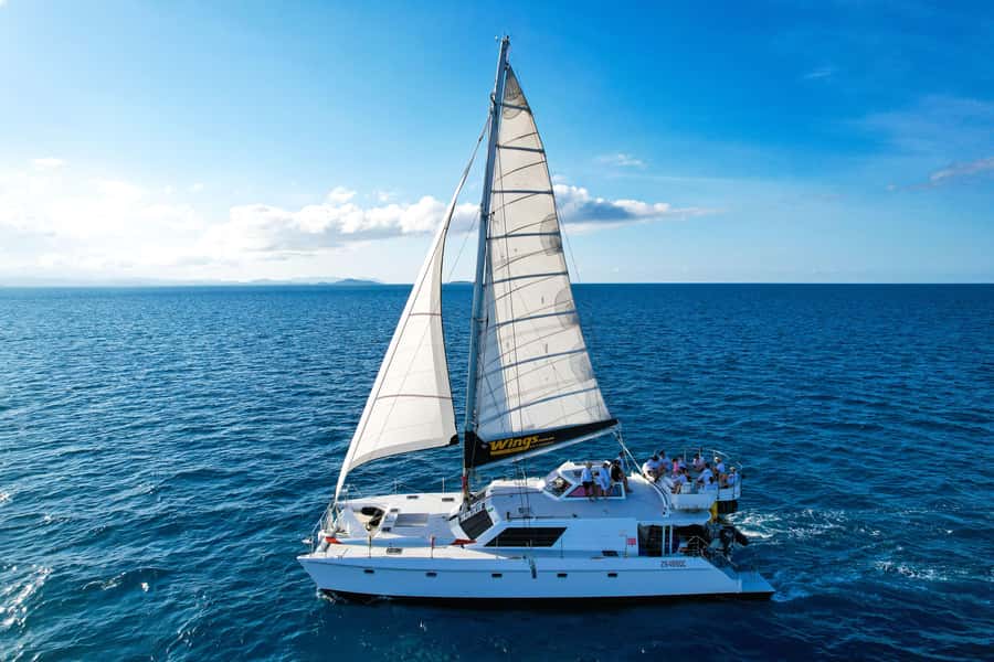 Airlie Beach: Whitsunday Islands Sailing, SUP & Snorkel Tour - Breakfast and Lunch That Don’t Feel Like an Afterthought