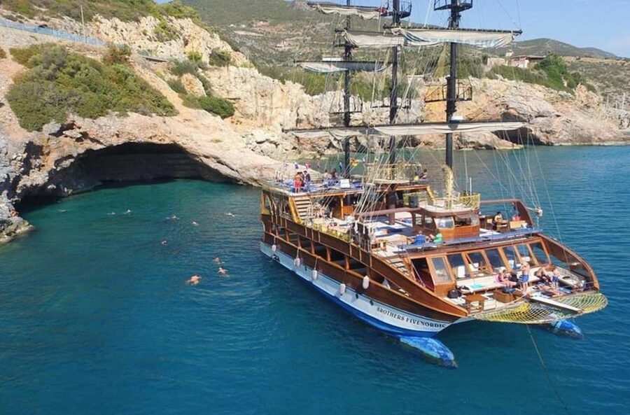 Alanya: Catamaran Boat Tour with Snorkeling with Lunch - Swim breaks and timing: how to get the most water time