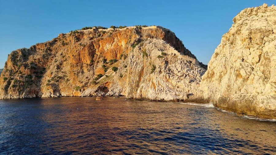 Alanya: Catamaran Boat Trip with Sunbathing and Swimming - Quick hits before you go