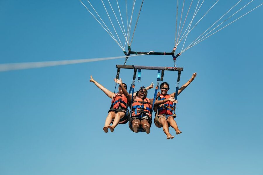 Albufeira: Parasailing Boat Trip - The 10-minute flight at up to 80 meters: wind, height, and control