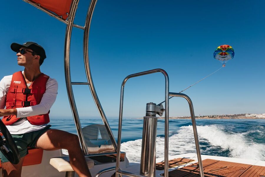 Albufeira: Parasailing Boat Trip - Photos and the end-of-trip souvenir reality check