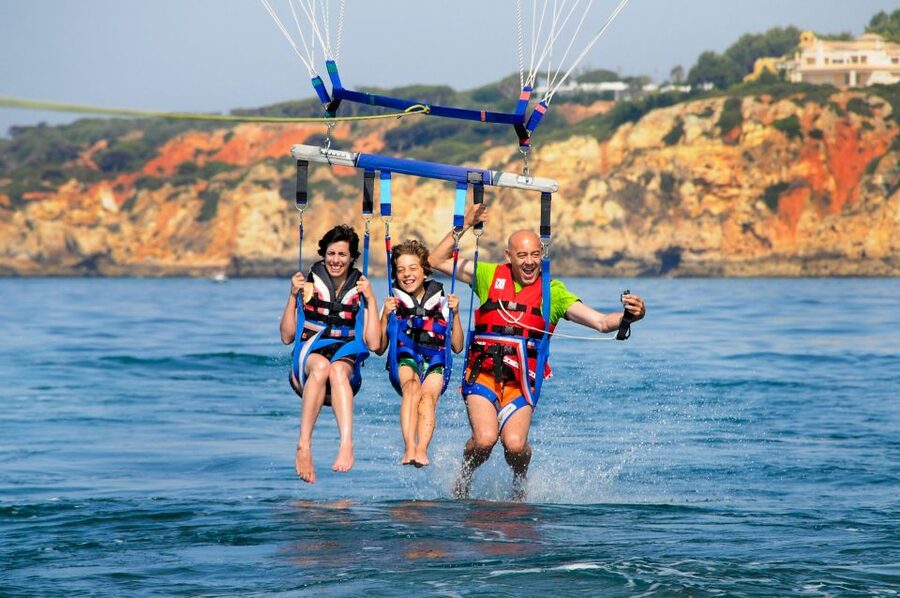 Albufeira: Single, Double or Triple Parasailing Tour - Safety, gear fit, and who should think twice