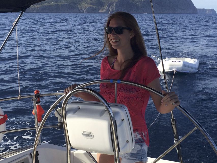 Alcudia: Sailing Yacht Excursion with Wine & Tapas - Who this trip suits best (and when it might not)