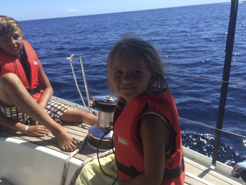 Alcudia: Sailing Yacht Excursion with Wine & Tapas - The second sailing hour back: keep an eye on the wind