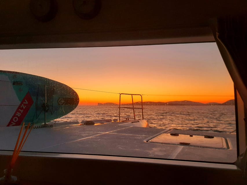 Alghero catamaran sunset tour Alghero - The aperitif moment: local snacks and Sardinian white wine