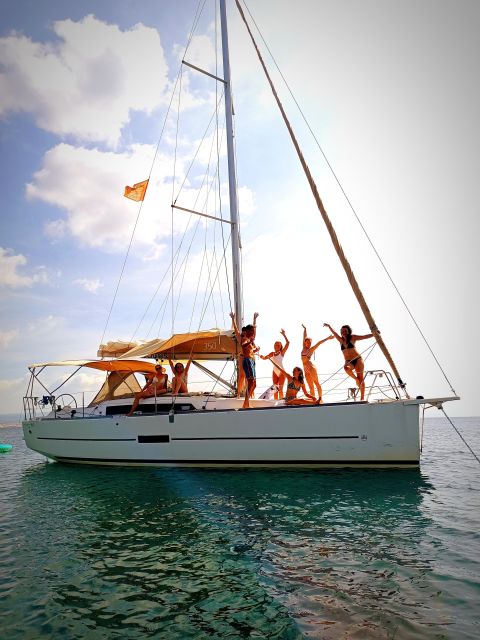 Alghero: Daily Sailing Experience with lunch onboard - Swimming, snorkeling, and SUP: what you can do beyond sitting still
