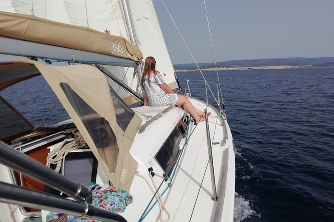 Alghero - Sailboat trip with lunch on board, - Sailing basics and boat-day comfort with Captain Andrea