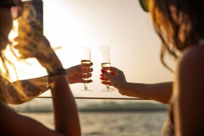 Alicante: 2-Hour Late Afternoon Catamaran Cruise - Meeting at Adventurer Catamaran: where to go and what to wear