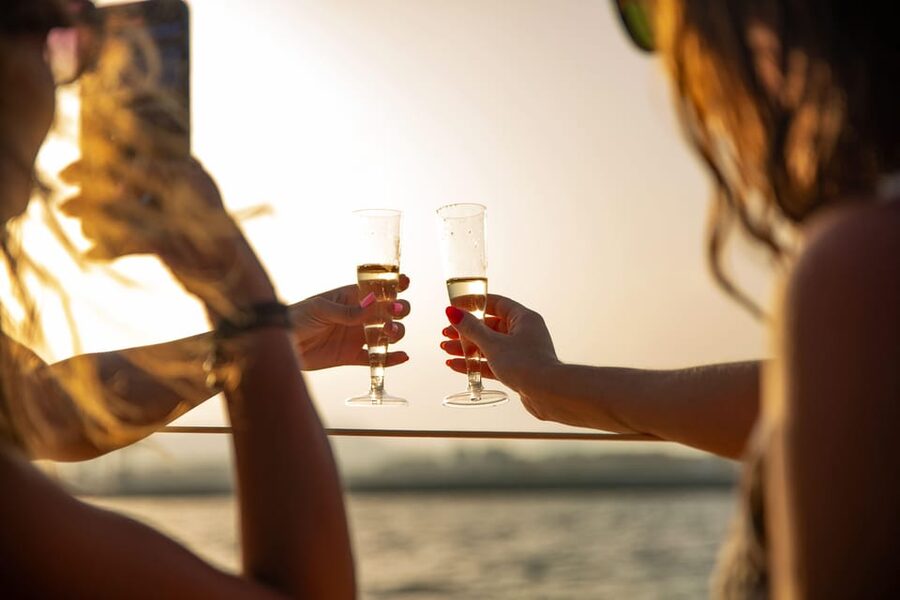 Alicante: 2-Hour Late Afternoon Catamaran Cruise - Meeting at Adventurer Catamaran: where to go and what to wear