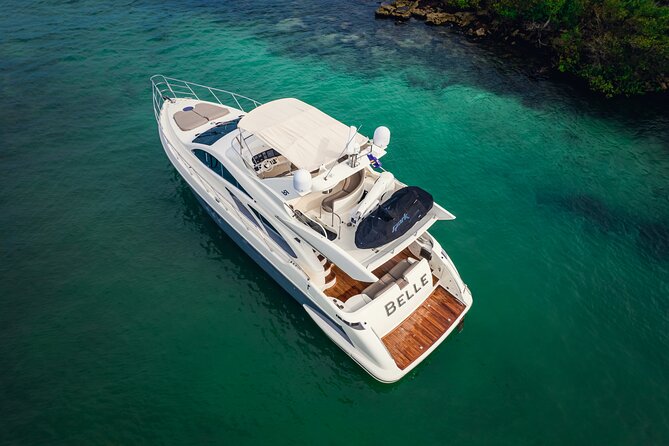 All Inclusive Luxury Yacht – Private Island Experience - The lagoon behind the island: A second “scene” without leaving the day