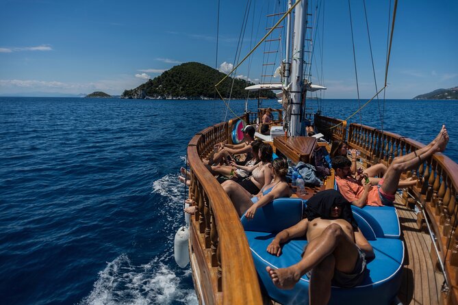 All-Inclusive Sailing Cruise-Skiathos & Nearby Islands with Lunch - Food, drinks, and music: why the long day stays pleasant
