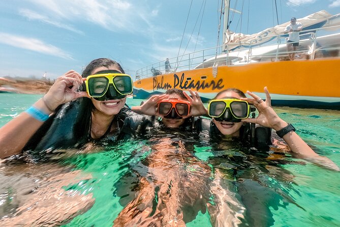 Aruba Morning Snorkel Sail aboard Palm Pleasure Catamaran - Crew and Safety: Clear Instructions, Good Energy, and a Helpful Flow