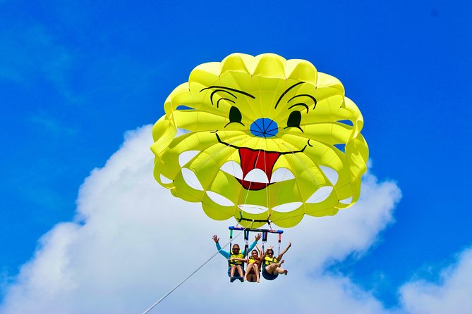 Aruba Parasailing with Unparalleled Views - The Boat Ride Out: Short, Smooth, and Built for Fast Turnover